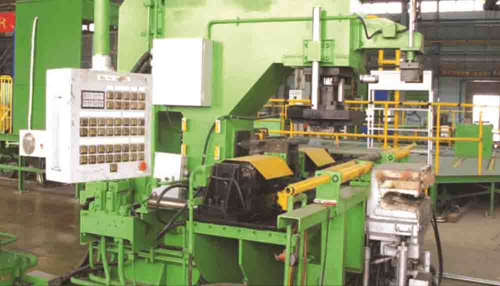 加熱助推彎管機(jī)